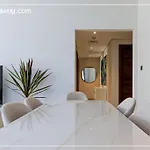 Bright And Spacious 2Br With Maids Room